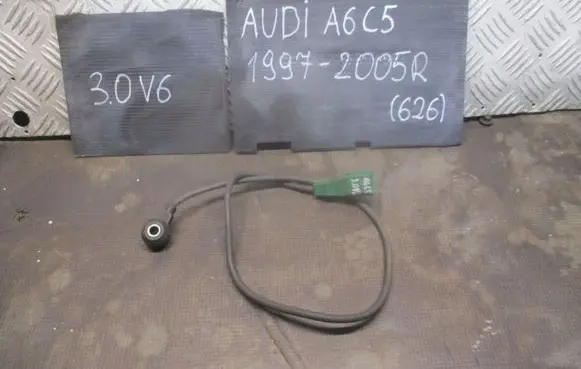 Audi A6 S6 C5 4B Detonation knock sensor 