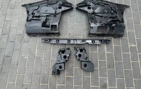 BMW 5 G60 G61 Rear bumper mounting bracket 5A0F8A5