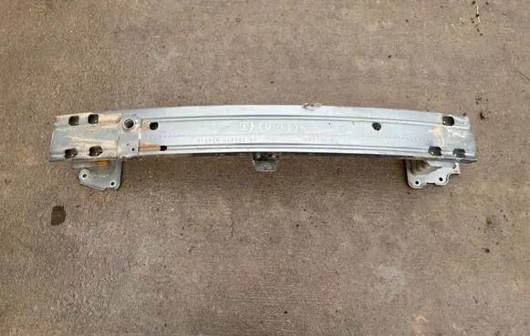 Nissan Qashqai Front bumper cross member 21456480