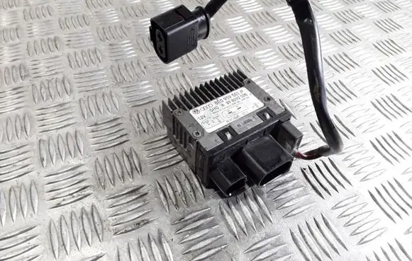 Audi A4 S4 B7 8E 8H Coolant fan relay 8E0959501P 898092000