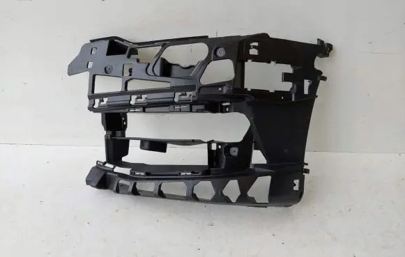 BMW 5 G30 G31 Front bumper mounting bracket 7385345