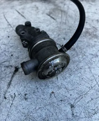 Audi A4 S4 B6 8E 8H EGR valve 06B131101C 06B131817E