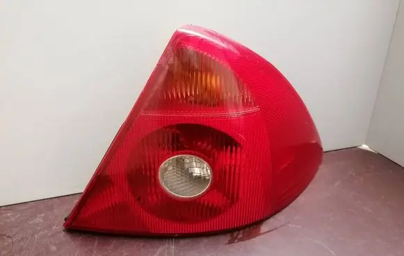 Ford Mondeo Mk III Rear/tail lights 3S7134044A 0374D 1S7113404A