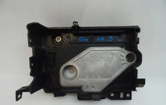 Renault Clio V Battery box tray P1011233