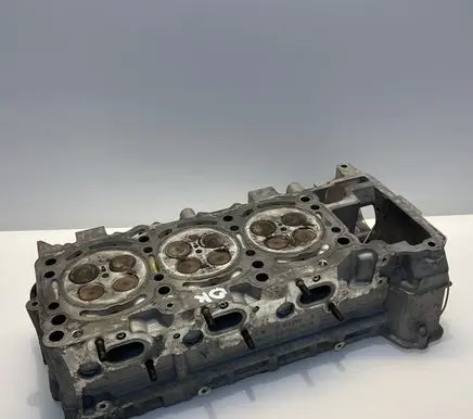 Mercedes-Benz E W212 Engine head A6420100721 6420100721