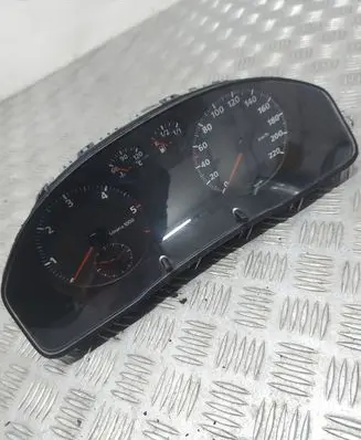 Audi A4 S4 B5 8D Speedometer (instrument cluster) 88311225