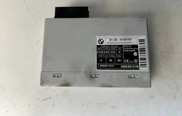 BMW 5 E60 E61 Central console control unit 9138969