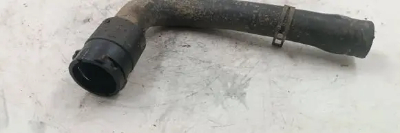 Volkswagen PASSAT B5 Engine coolant pipe/hose
