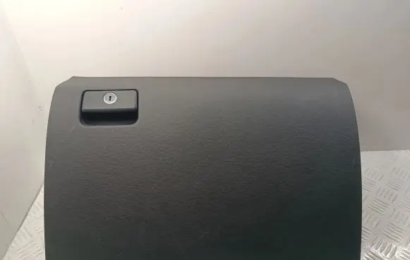 Toyota Avensis T270 Glove box 5555005090C0 5555005090