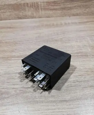 Audi A4 S4 B5 8D Other relay 4a0919471 5kg00656800