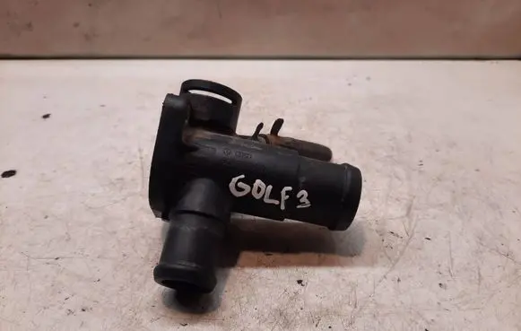 Volkswagen Golf III Engine coolant pipe/hose 068121133AF