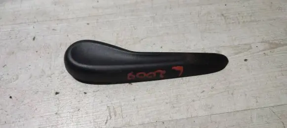 Peugeot 2008 I Seat adjustment handle 6968