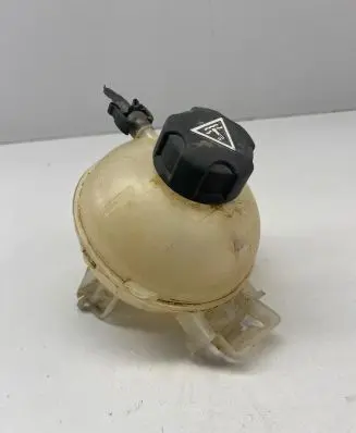 Peugeot 5008 II Coolant expansion tank/reservoir