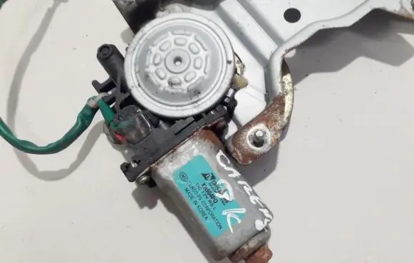 KIA Carens I Rear door window regulator motor XH504P0