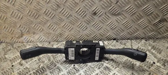 Wiper turn signal indicator stalk/switch
