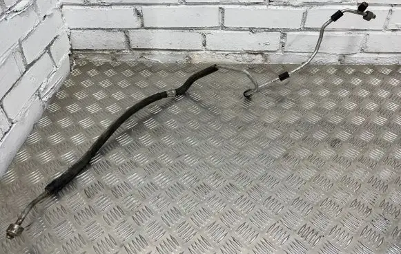 Audi A4 S4 B7 8E 8H Air conditioning (A/C) pipe/hose 8E2260712P