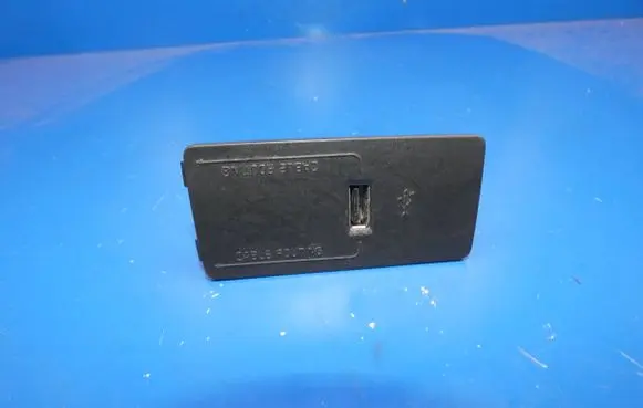 Volvo V60 USB socket connector 