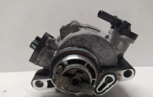 Citroen C4 II Picasso Vacuum pump 9804021880