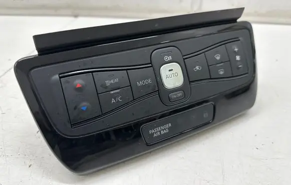 Nissan Leaf II (ZE1) Climate control unit 275006WK7A