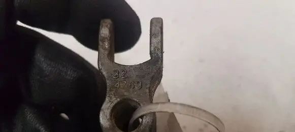 Opel Vectra C Fuel Injector clamp holder 4763