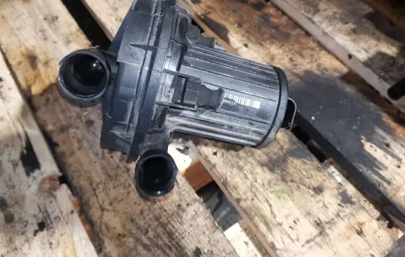 Volkswagen Jetta V Secondary air pump 06A959253E