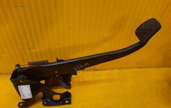 Mercedes-Benz V Class W447 Brake pedal A4472900001