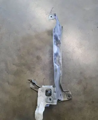 BMW 2 F44 Fender mounting bracket 7450377