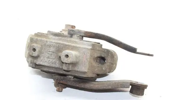 Land Rover Range Rover Evoque L538 Engine mount bracket 6G926P082LB