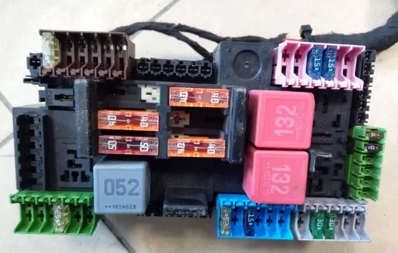 Mercedes-Benz E W213 Fuse box set 2139068801 NE69988