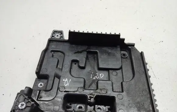 Hyundai i20 (BC3 BI3) Battery tray 37150Q0000 2865613425