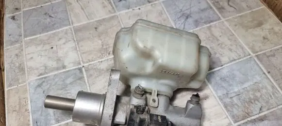 Skoda Octavia Mk2 (1Z) Master brake cylinder 1K0945459A 1K1611301D
