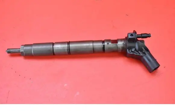 Audi A8 S8 D3 4E Fuel injector 057130277AD