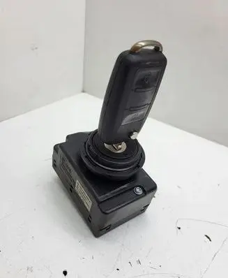 Volkswagen Touareg I Ignition lock 33300101 3D0905865E