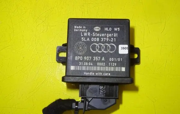 Audi A3 S3 8P Light module LCM 8P0907357A 5LA008379-21