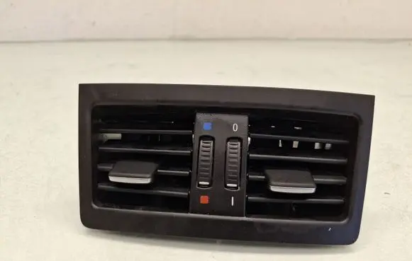 BMW 3 E90 E91 Rear air vent grill 7129556