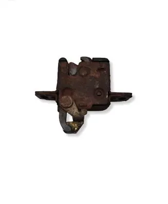 Audi A6 S6 C4 4A Tailgate/trunk/boot lock/catch/latch 