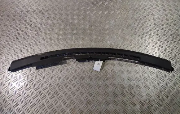 Ford Mustang VI Windshield trim FR3B63046B62A