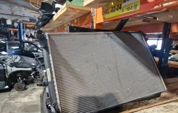Volkswagen Tiguan Coolant radiator 5N0121253F
