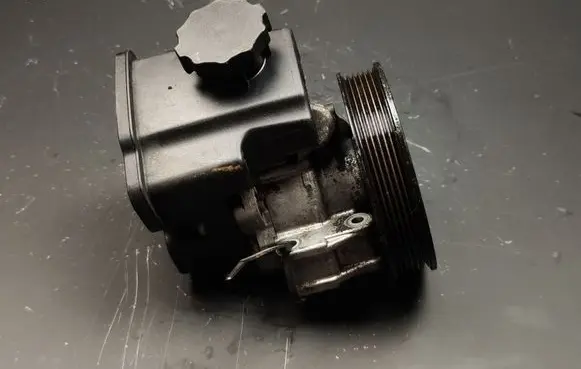 Mercedes-Benz Sprinter W901 W902 W903 W904 Power steering pump 0024667501 6042360010