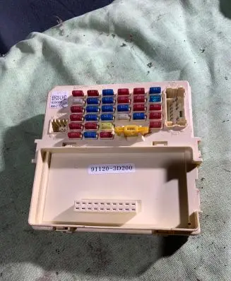 Hyundai Sonata Fuse module 911203D200