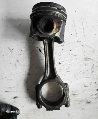 Volkswagen Transporter - Caravelle T5 Piston with connecting rod