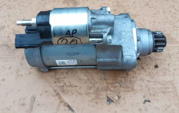 Audi A1 Starter motor 02Z911024