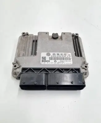 Volkswagen Touran I Engine control unit/module 03G906021MJ 03G906021AB 0281014045