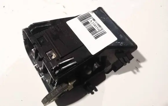 Skoda Fabia Mk2 (5J) Dash center air vent grill