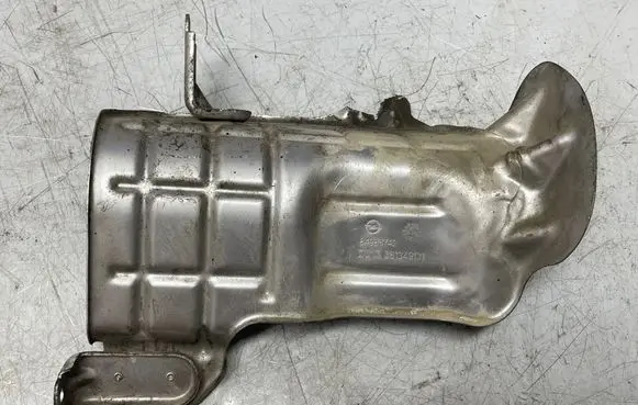 Opel Insignia B Exhaust heat shield 84985742