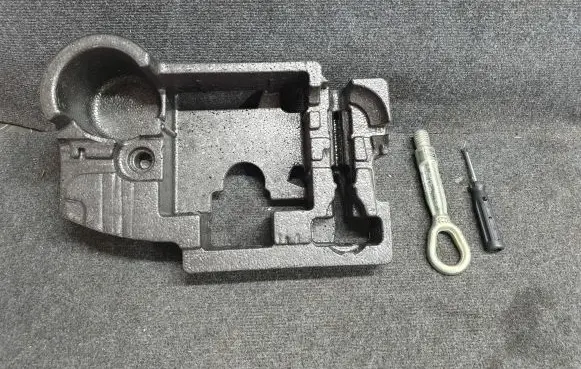 BMW 3 F30 F35 F31 Spare wheel section trim 7402971