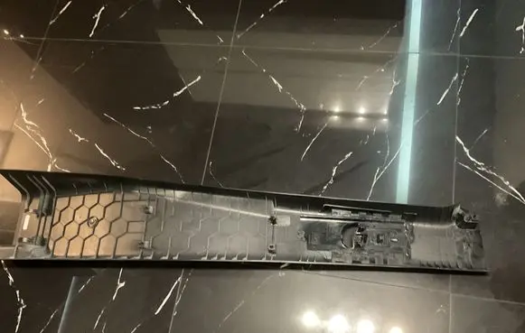 Mercedes-Benz Sprinter W907 W910 (A) pillar trim A9106901800 16113334