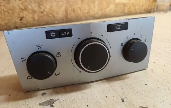 Opel Astra H Light switch 08122004 13201299 901512480005
