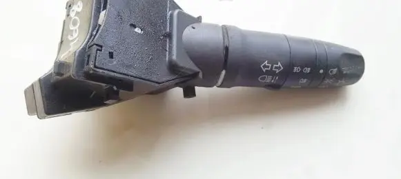 Nissan Primera Indicator stalk 25540av600
