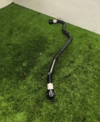 Tesla Model 3 Engine coolant pipe/hose 107757977H